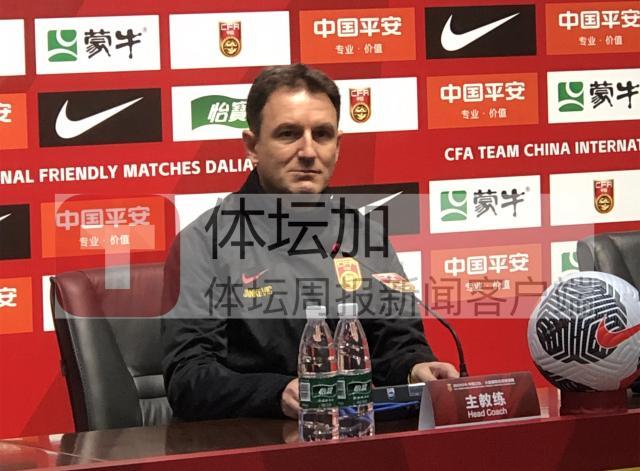 九游娱乐中心-扬科维奇：队员失误我来担责任 踢强队才能有进步